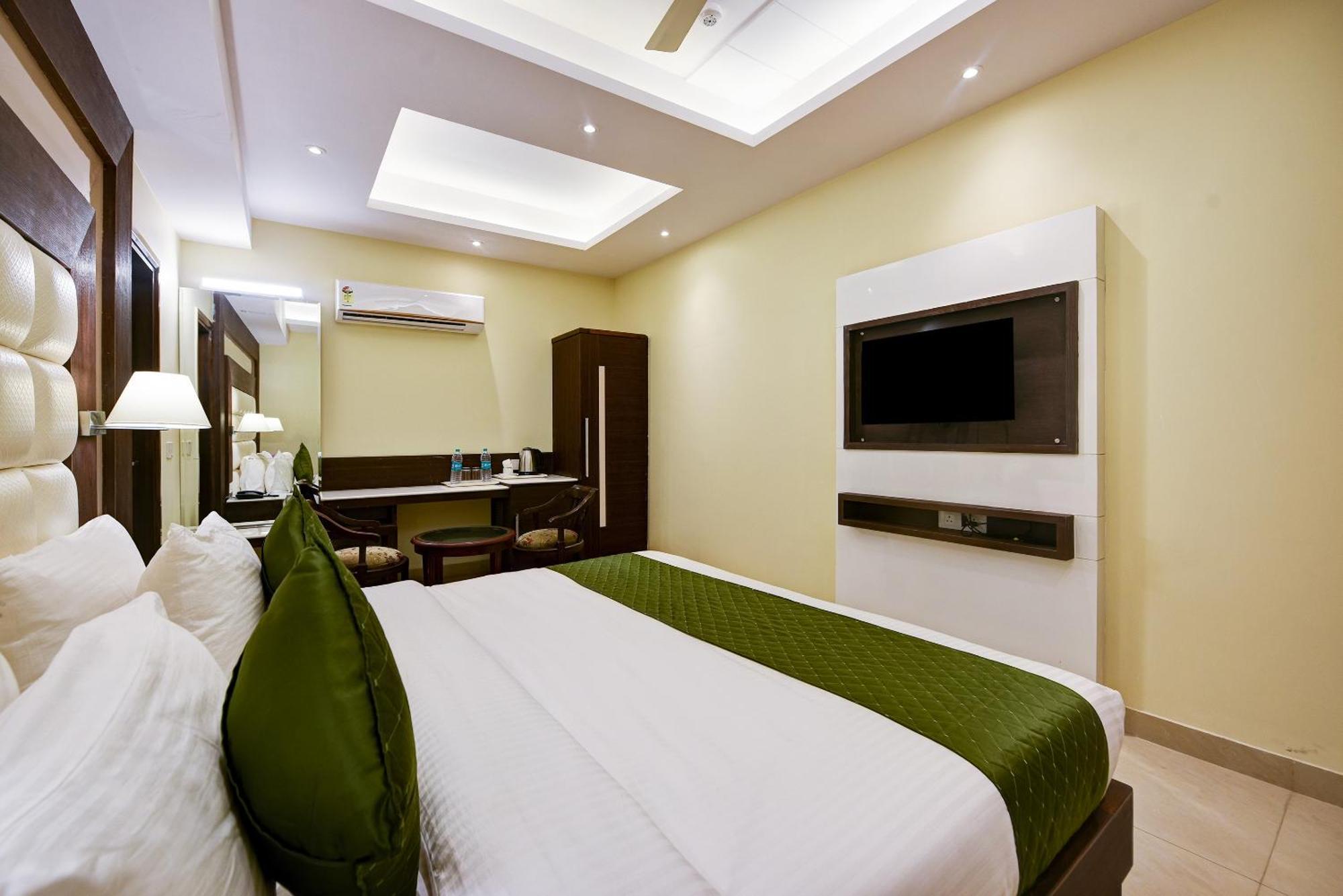 Hotel Geet Deluxe Nové Dillí Exteriér fotografie